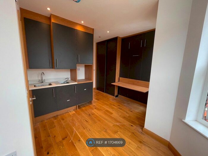 Studio To Rent In Headstone Road, Harrow, HA1