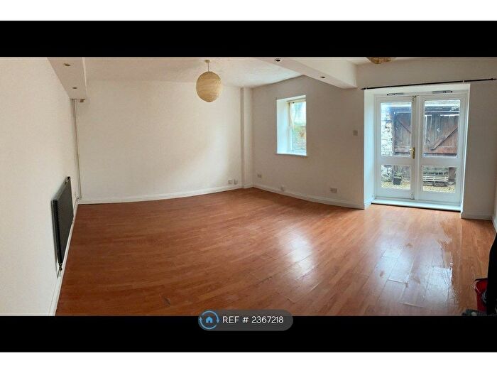 3 Bedroom Flat To Rent In Brook Road, Montpelier, Bristol, BS6