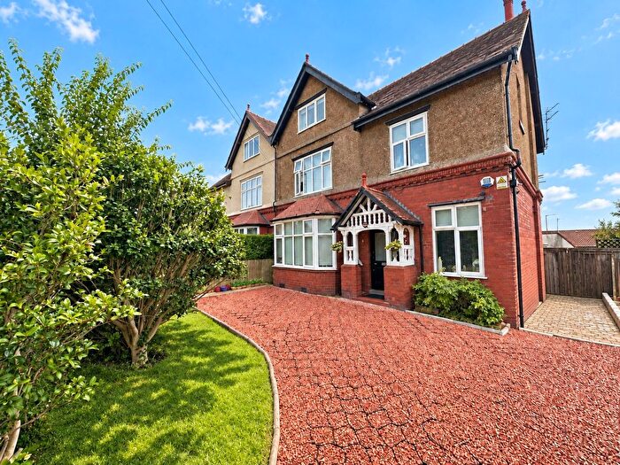 6 Bedroom Semi-Detached House For Sale In School Lane, Prenton, CH43