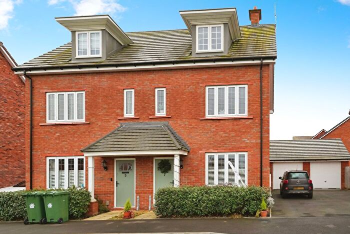 3 Bedroom Semi-Detached House For Sale In Oriel Meadows, Evesham, Worcestershire, WR11