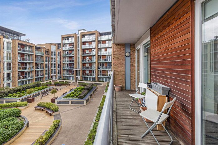 1 Bedroom Flat To Rent In Viridian Apartments, Battersea Park Road, Nine Elms, London, SW8
