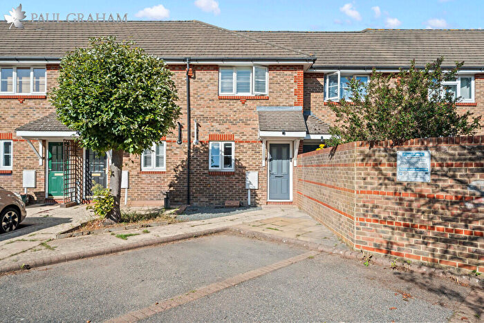 2 Bedroom End Of Terrace House For Sale In Park Road, Hackbridge, Surrey, SM6