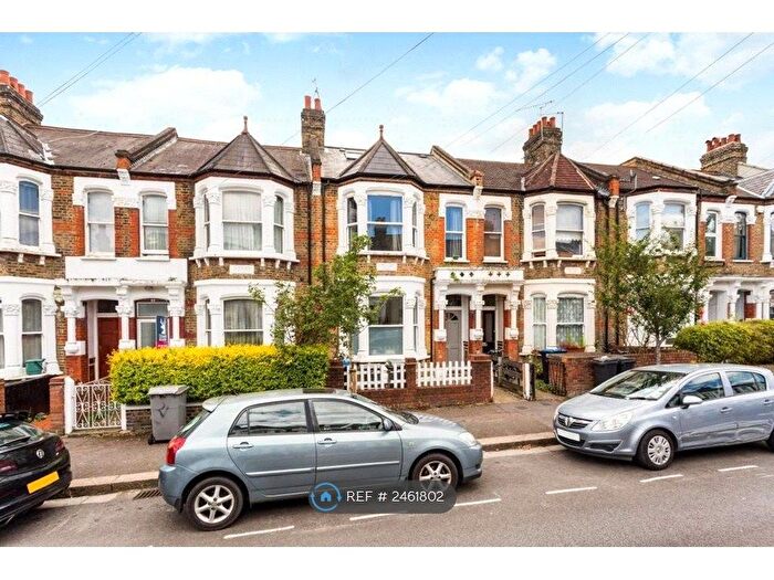 3 Bedroom Flat To Rent In Rainham Road, London, NW10