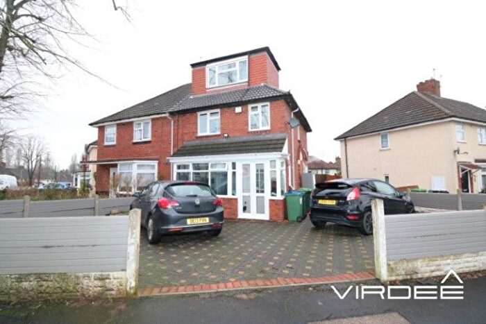 3 Bedroom Semi Detached House For Sale In Shakespeare Road, Smethwick, West Midlands, B67
