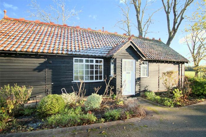 2 Bedroom Detached Bungalow To Rent In School Lane, North Benfleet, Essex, SS12