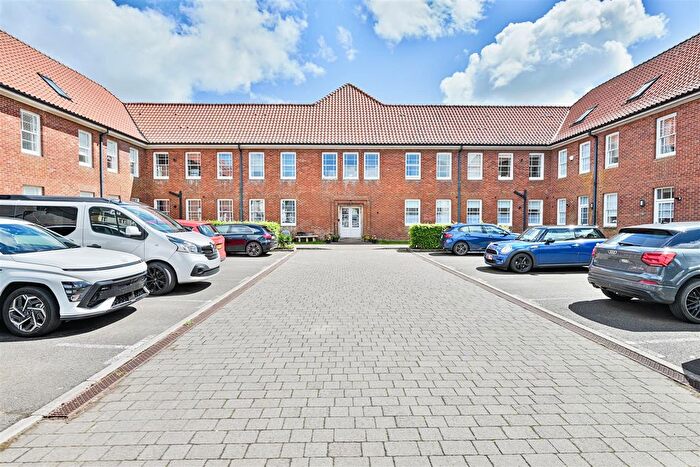 2 Bedroom Property For Sale In Quinn Court, Lanark, ML11