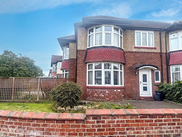 3 Bedroom Semi-detached House For Sale In Brantwood Avenue, Whitley Bay, NE25