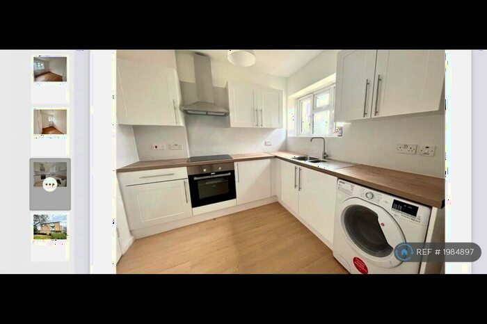 4 Bedroom Flat To Rent In Flatford House, London, SE6