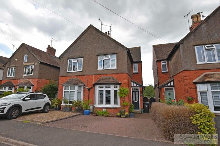 3 Bedroom Semi-Detached House For Sale In Priory Road, Stamford, PE9