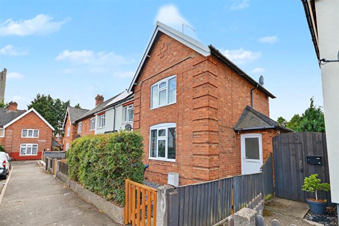 2 Bedroom End Of Terrace House To Rent In Westfield Road, St James, NN5