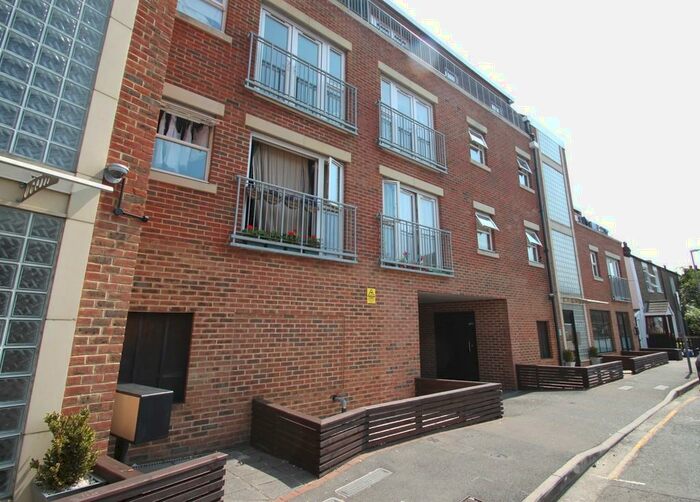 1 Bedroom Apartment To Rent In Southsea Road, Kingston Upon Thames, KT1