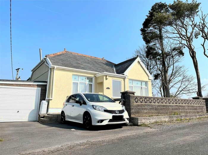 2 Bedroom Property For Sale In Llannon, Llanelli, Sir Gaerfyrddin, SA14