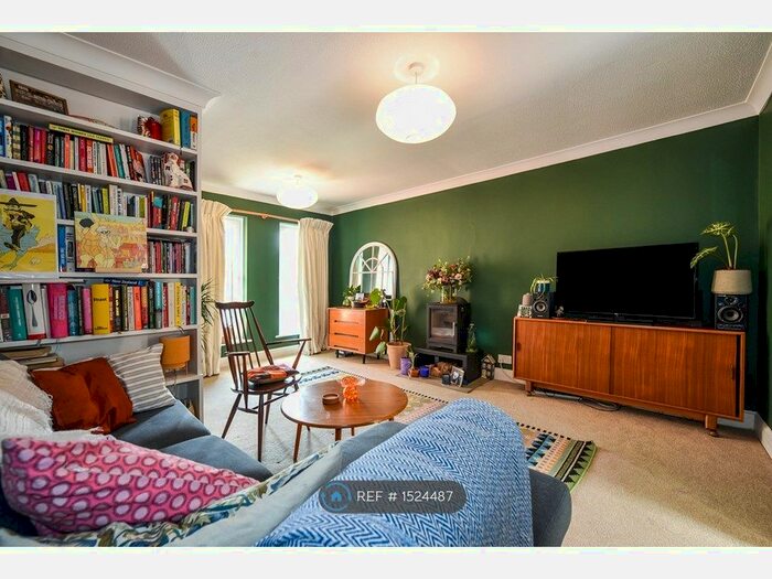 2 Bedroom End Of Terrace House To Rent In Vale Way, Kings Worth, SO23