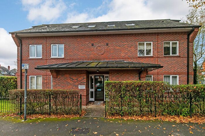 2 Bedroom Flat To Rent In King Alfred Terrace, Winchester, SO23