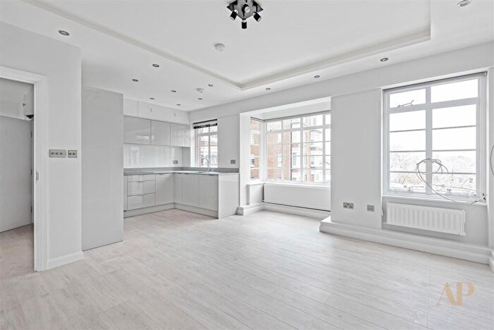 2 Bedroom Apartment To Rent In Rossmore Court, Park Road, NW1