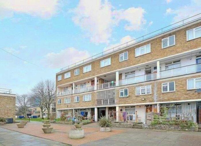 4 Bedroom Maisonette To Rent In Wyllen Close, London, E1