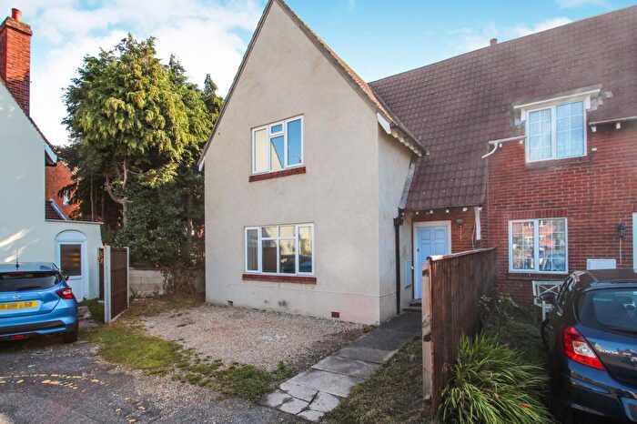4 Bedroom Property To Rent In Brassey Road, Bournemouth, BH9