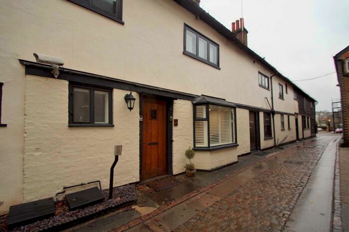 1 Bedroom Apartment To Rent In High Street, Ware, SG12