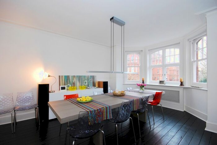 2 Bedroom Flat To Rent In Queen's Club Gardens, London, W14