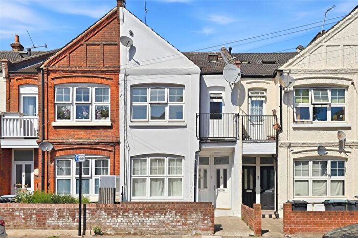 2 Bedroom Apartment For Sale In Lascotts Road, London, N22