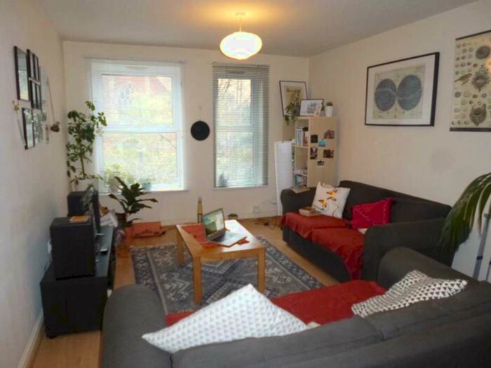 2 Bedroom Flat To Rent In High Lane, Chorlton, M21