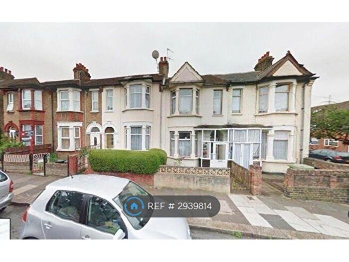 4 Bedroom Semi Detached House To Rent In Paget Road, Illford, IG1
