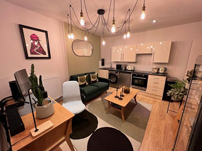 1 Bedroom Flat To Rent In Chamberlain Street, Wells, BA5