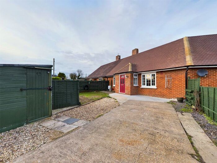 2 Bedroom Bungalow For Sale In Bishopstone Road, Stone, Aylesbury, HP17