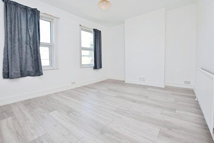 3 Bedroom Terraced House To Rent In Tunmarsh Lane, London, E13