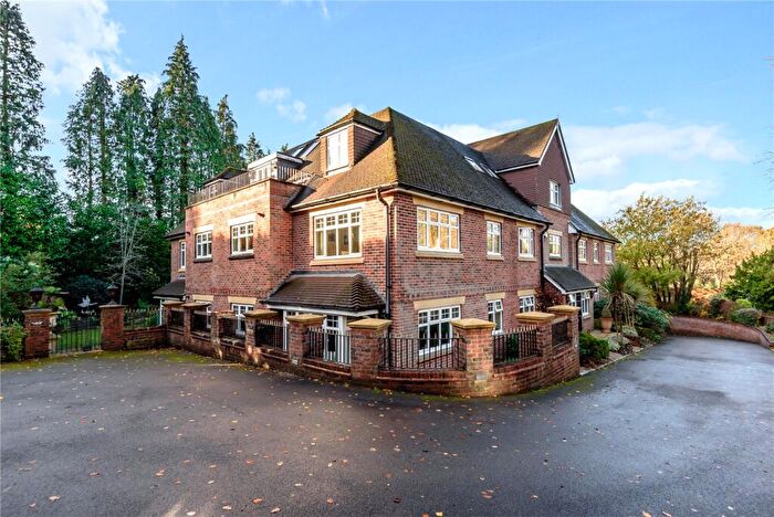 2 Bedroom Apartment For Sale In Grayswood Road, Haslemere, Surrey, GU27