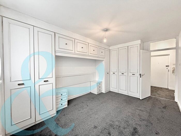 1 Bedroom Flat To Rent In Holden Road, London, N12