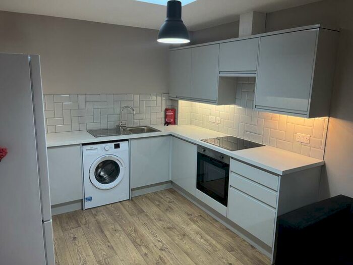 3 Bedroom Flat To Rent In Gloucester Road, Bristol, BS34