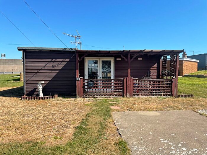 2 Bedroom Mobile/park Home For Sale In Marine Parade, Sheerness, ME12