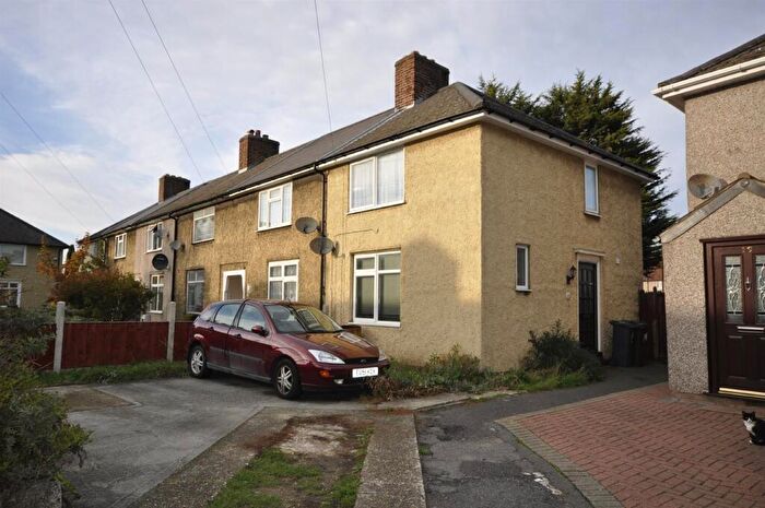 2 Bedroom End Of Terrace House To Rent In Dorothy Gardens, Dagenham, RM8