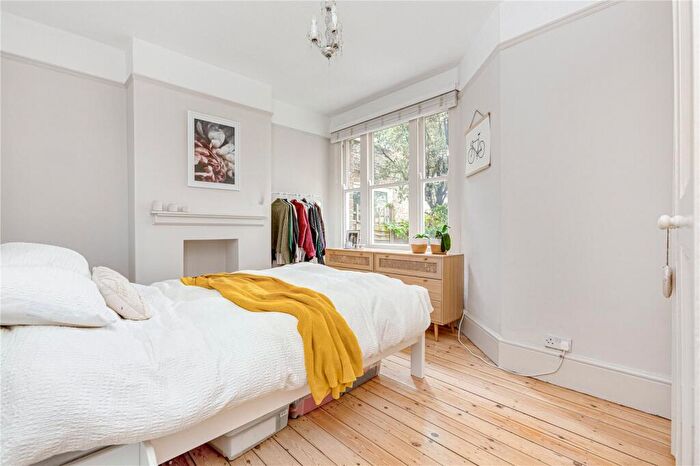 2 Bedroom Flat To Rent In Cowley Road, Mortlake, SW14