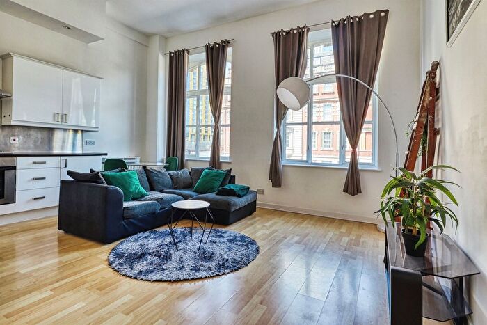 2 Bedroom Flat For Sale In North Street, Leeds, LS2