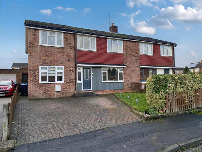 4 Bedroom Semi-Detached House For Sale In Meadow Grove, Bedale, DL8