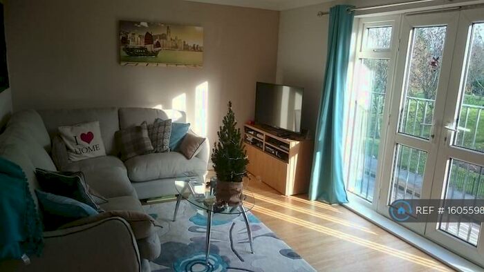 2 Bedroom Flat To Rent In Riddell Court, London, SE5