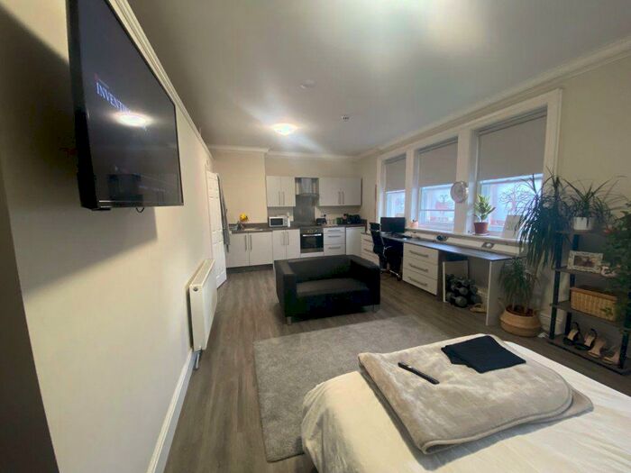 Studio To Rent In Studio Apartment, DE1