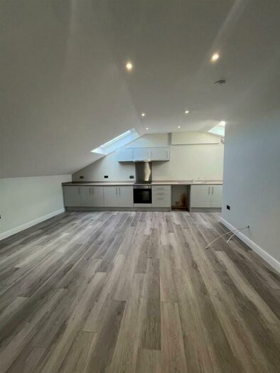 2 Bedroom Apartment To Rent In Clare Road, Halifax, HX1