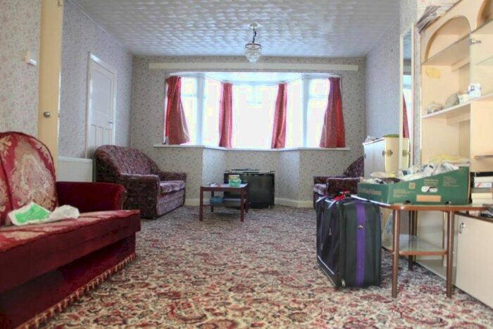 3 Bedroom Property To Rent In Wimborne Avenue, Hayes UB4