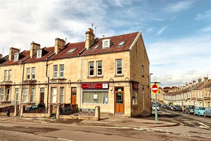2 Bedroom Flat For Sale In Livingstone Road, Oldfield Park, Bath, BA2