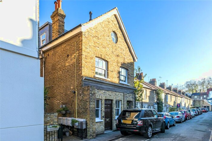 1 Bedroom Flat To Rent In Rosedale Road, Richmond, TW9