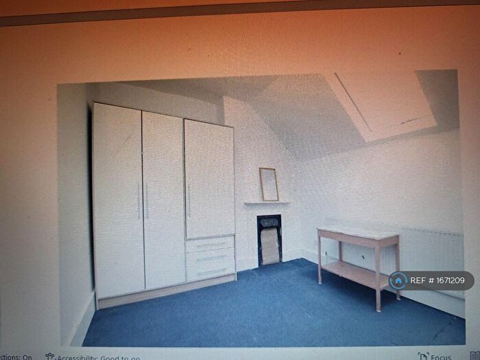 2 Bedroom Flat To Rent In Brighton Rd, Purley, CR8