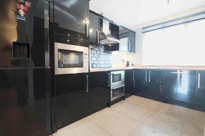 3 Bedroom Semi-Detached House To Rent In Pinewood Avenue, Uxbridge, UB8