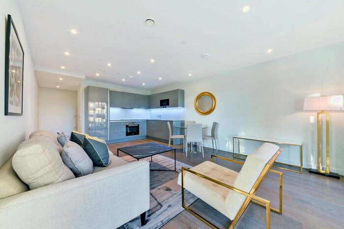 1 Bedroom Flat To Rent In Sayer Street, Elephant Amp; Castle, London, SE17