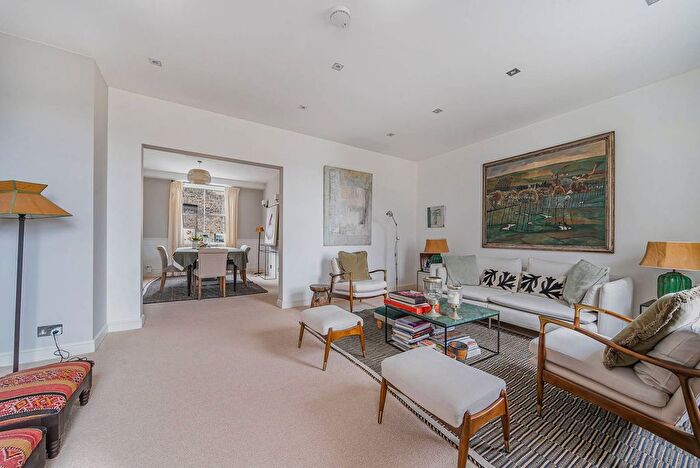 2 Bedroom Flat For Sale In Durham Place, Chelsea, London, SW3