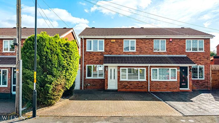 3 Bedroom Semi Detached House For Sale In Honiley Drive, Sutton Coldfield, West Midlands, B73