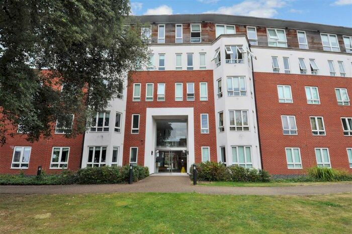 2 Bedroom Flat To Rent In High Road, London E18