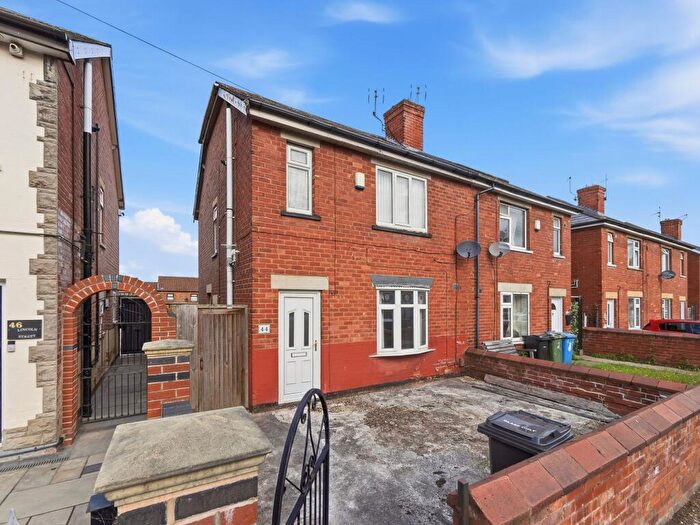 3 Bedroom Semi-Detached House For Sale In Lincoln Street, Worksop, S80